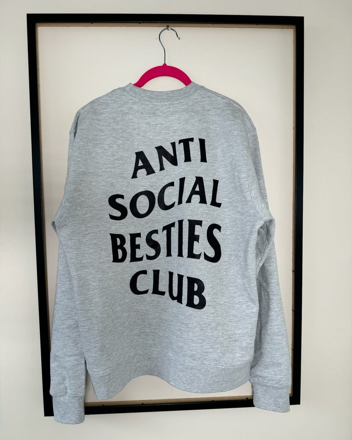 ANTISOCIAL BESTIES CLUB Crewneck sweatshirt from Dass My Bestfriend from the back with anti social besties club writing